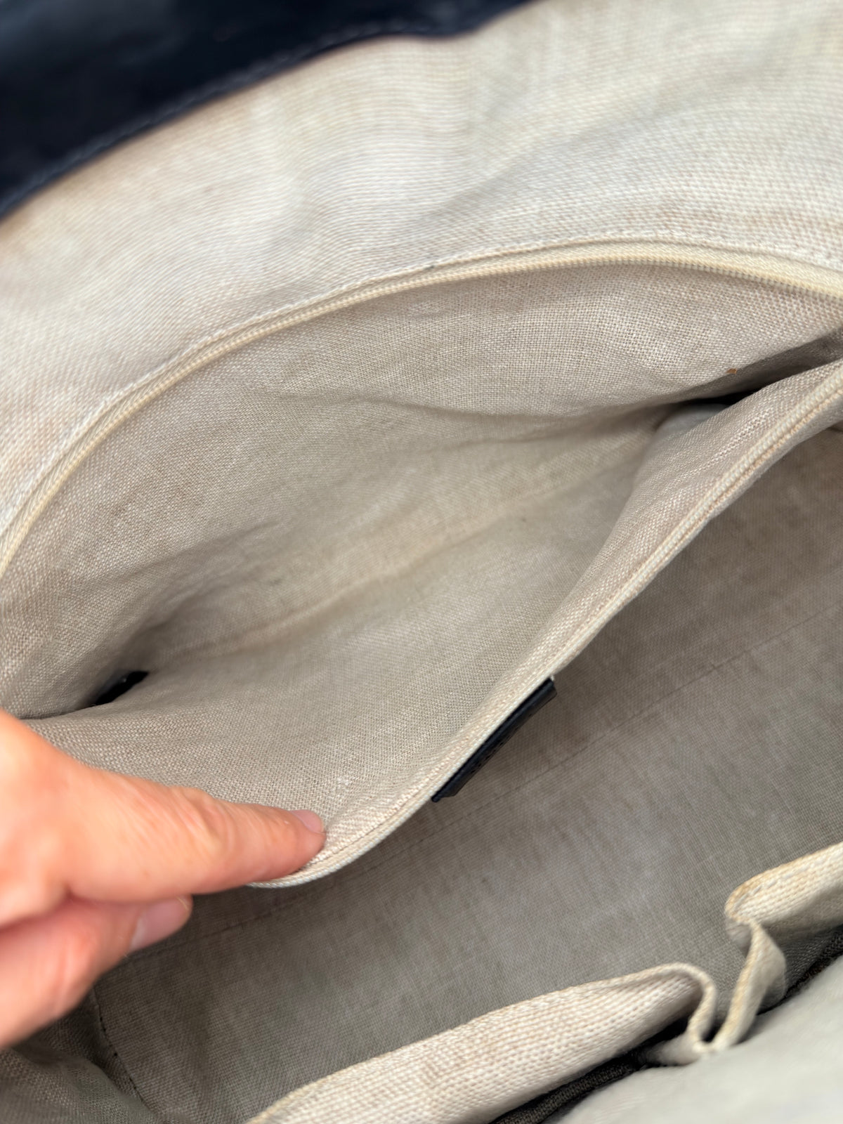 Gucci Grand Shopping Tote Microguccissima