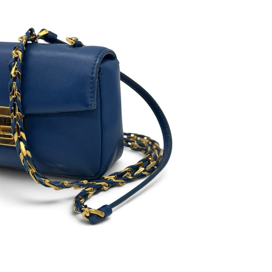 Borsa a tracolla Borse Vintage Fendi in pelle blu con catena dorata intrecciata e chiusura metallica di lusso