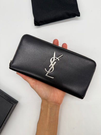 Yves Saint Laurent Cassandra Portafoglio Nero in Pelle
