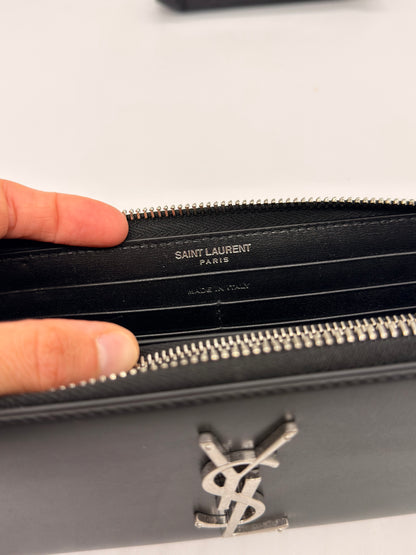 Yves Saint Laurent Cassandra Portafoglio Nero in Pelle