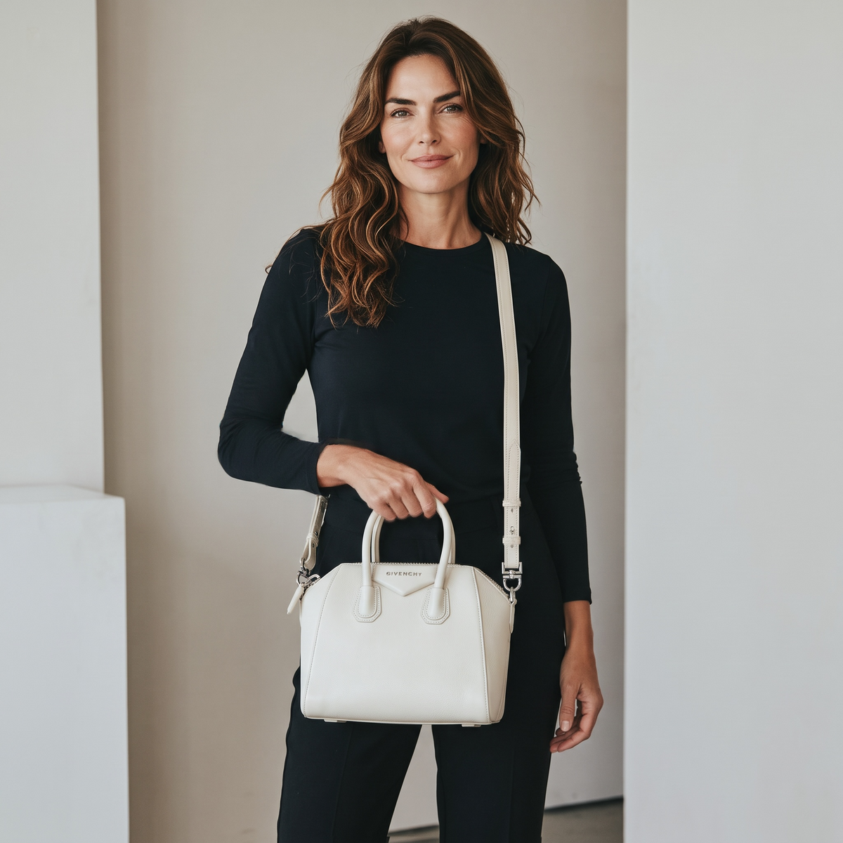 Givenchy Antigona Mini Bianca in Pelle