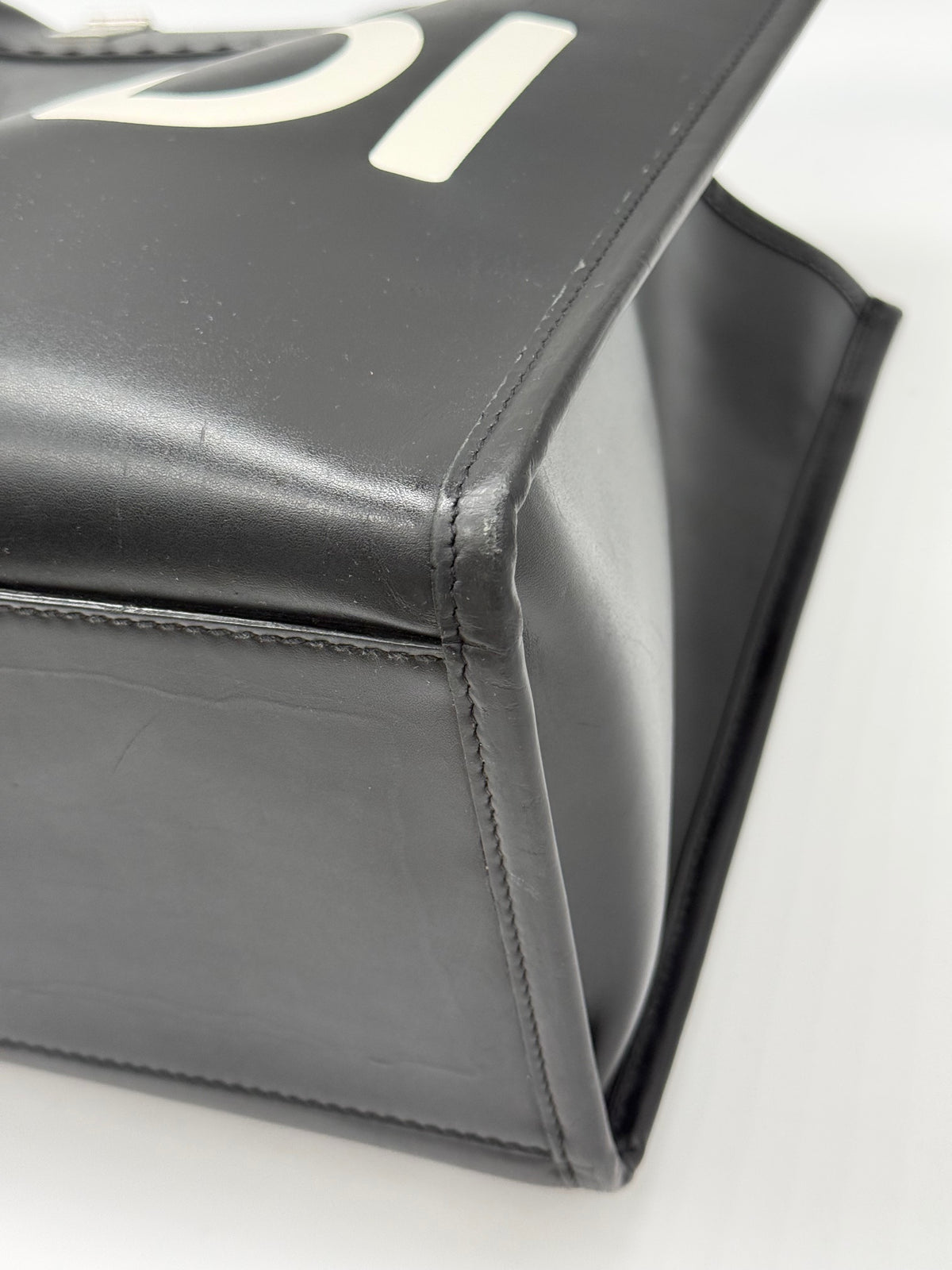 Fendi Sunshine Borsa in Pelle Saffiano Nera