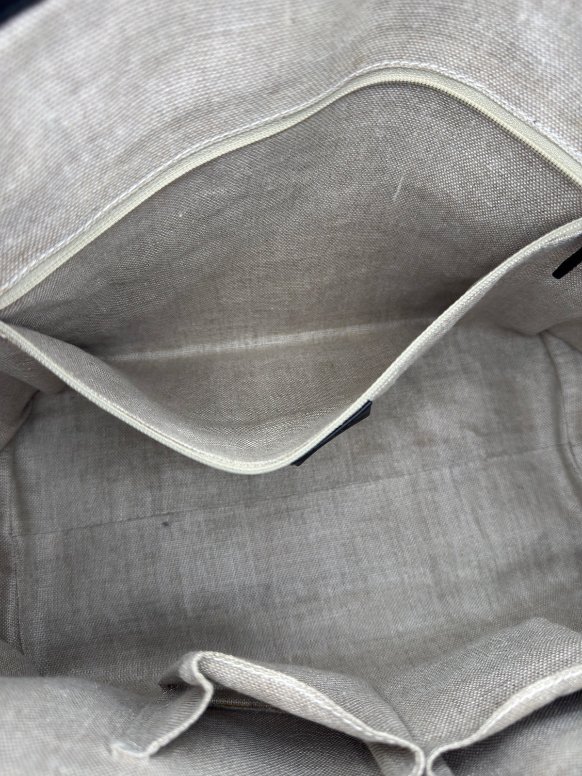 Gucci Grand Shopping Tote Microguccissima
