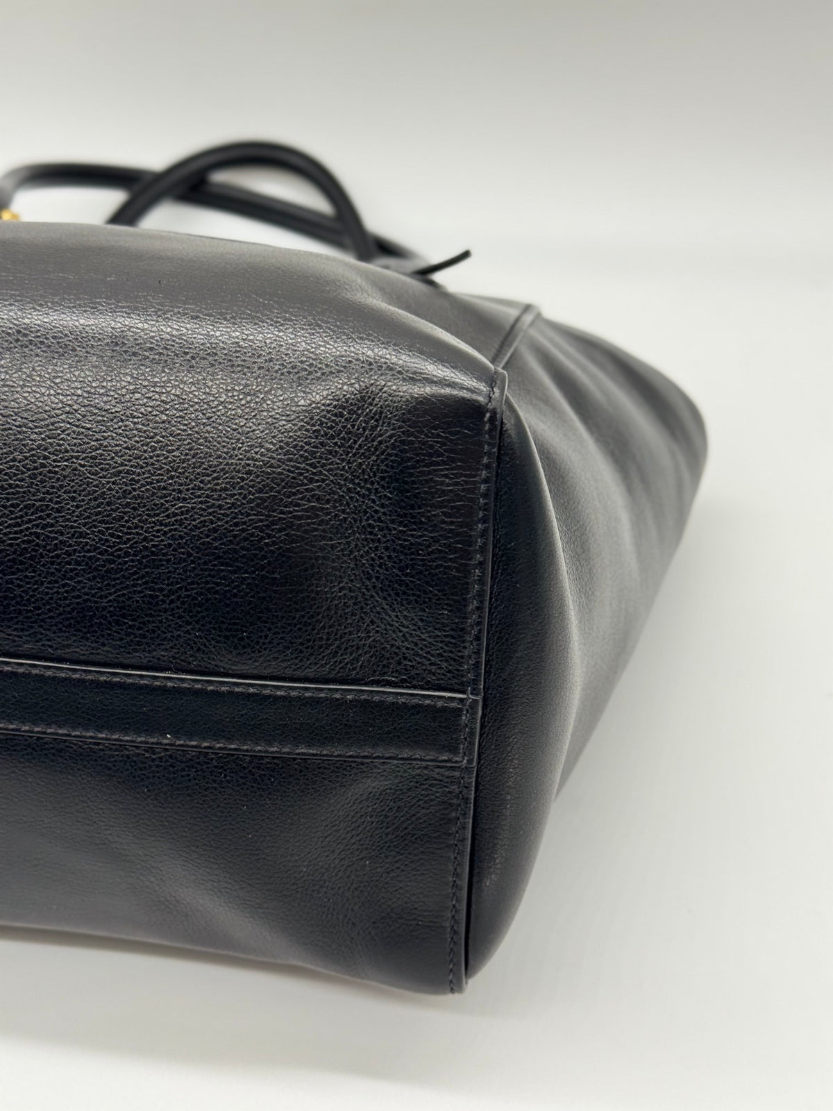 Prada Grand Shopping Tote Nera in Pelle