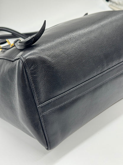 Prada Grand Shopping Tote Nera in Pelle
