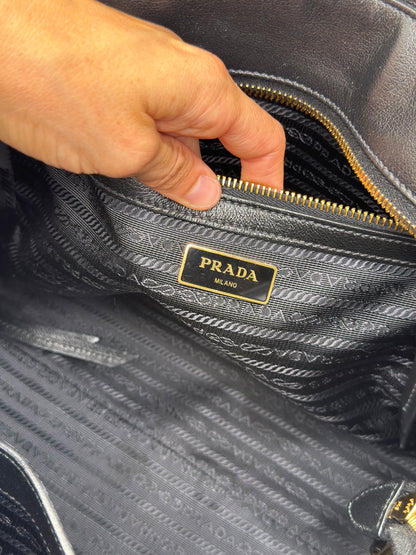 Prada Grand Shopping Tote Nera in Pelle