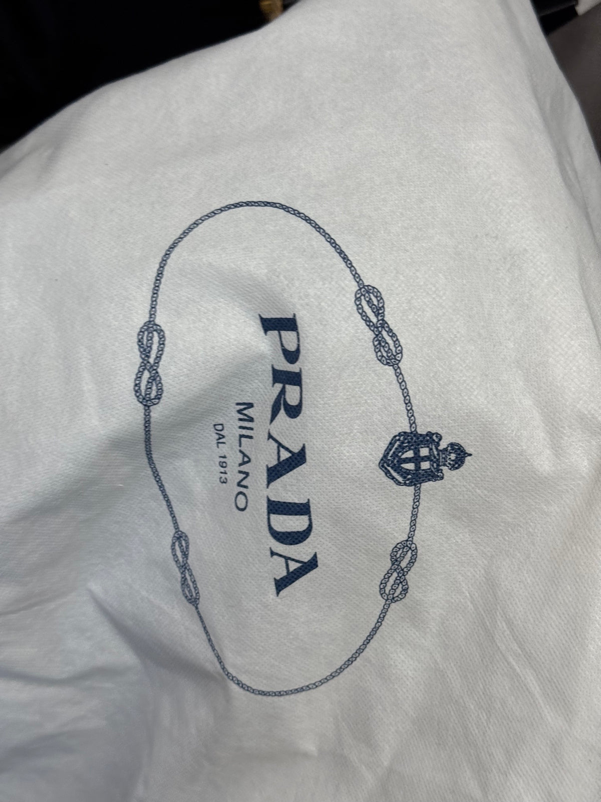 Prada Grand Shopping Tote Nera in Pelle