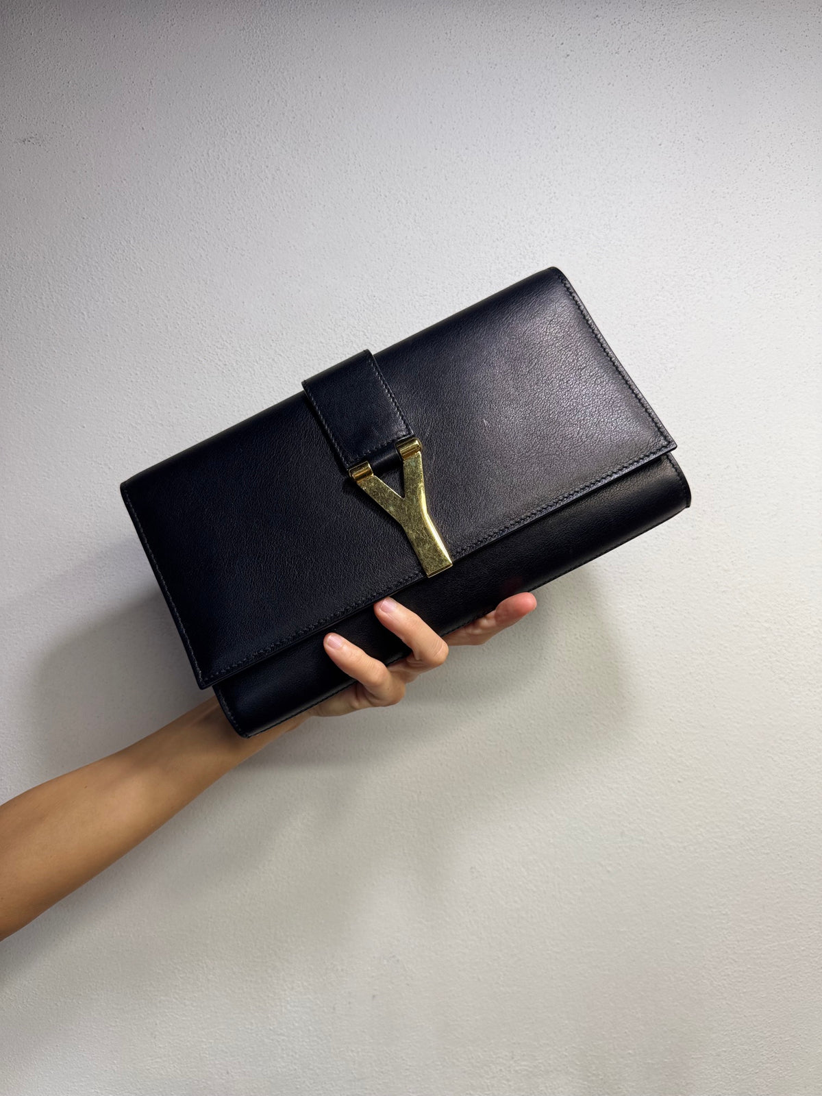 Saint Laurent Y Ligne Pochette Nera in Pelle