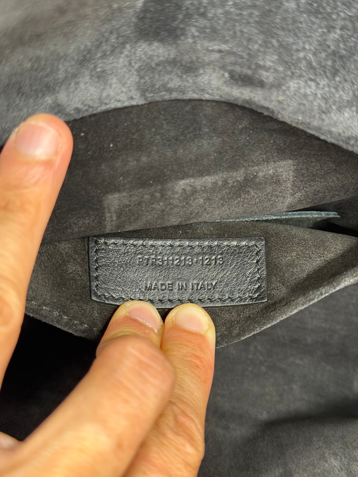 Saint Laurent Y Ligne Pochette Nera in Pelle