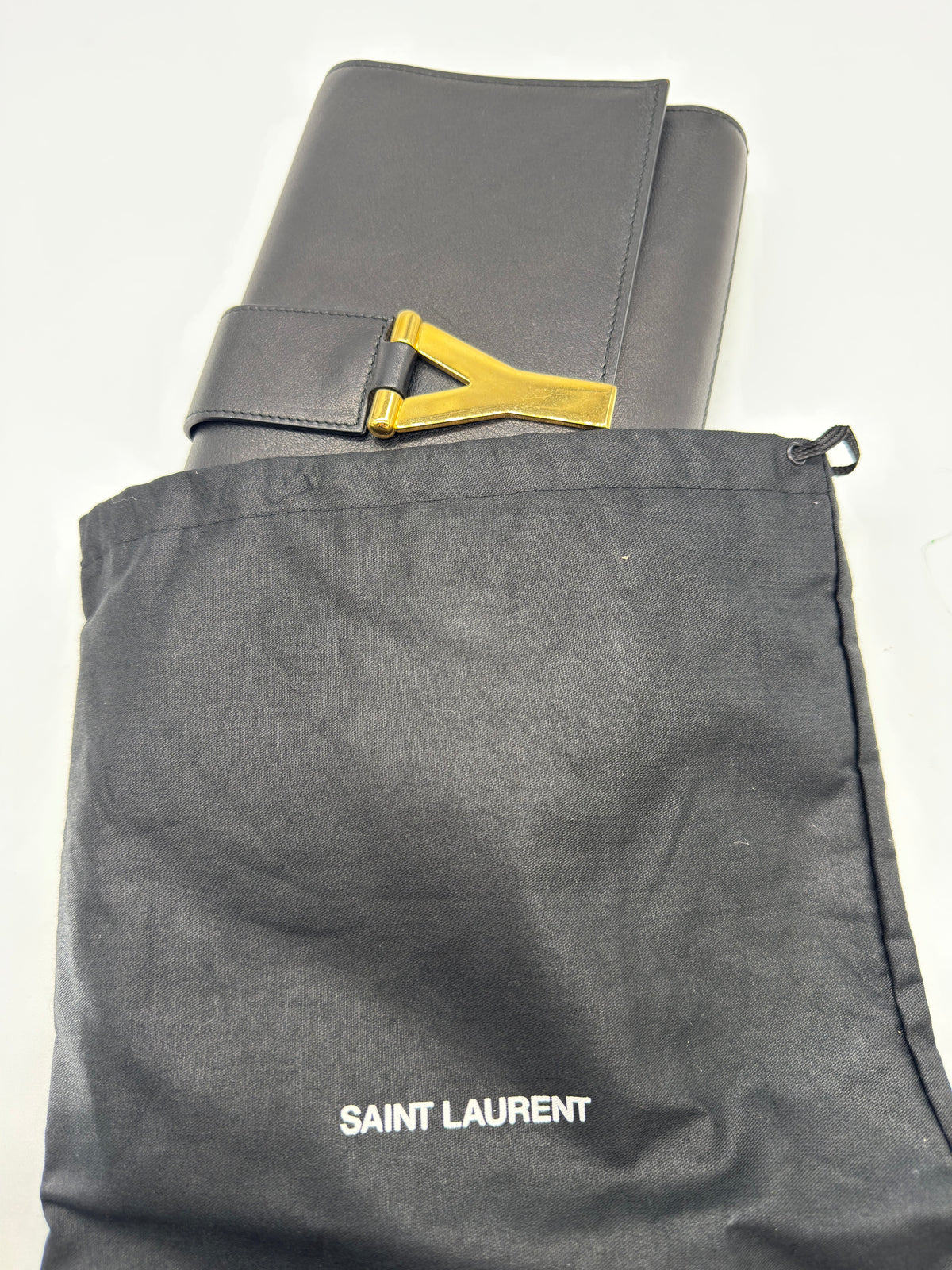 Saint Laurent Y Ligne Pochette Nera in Pelle