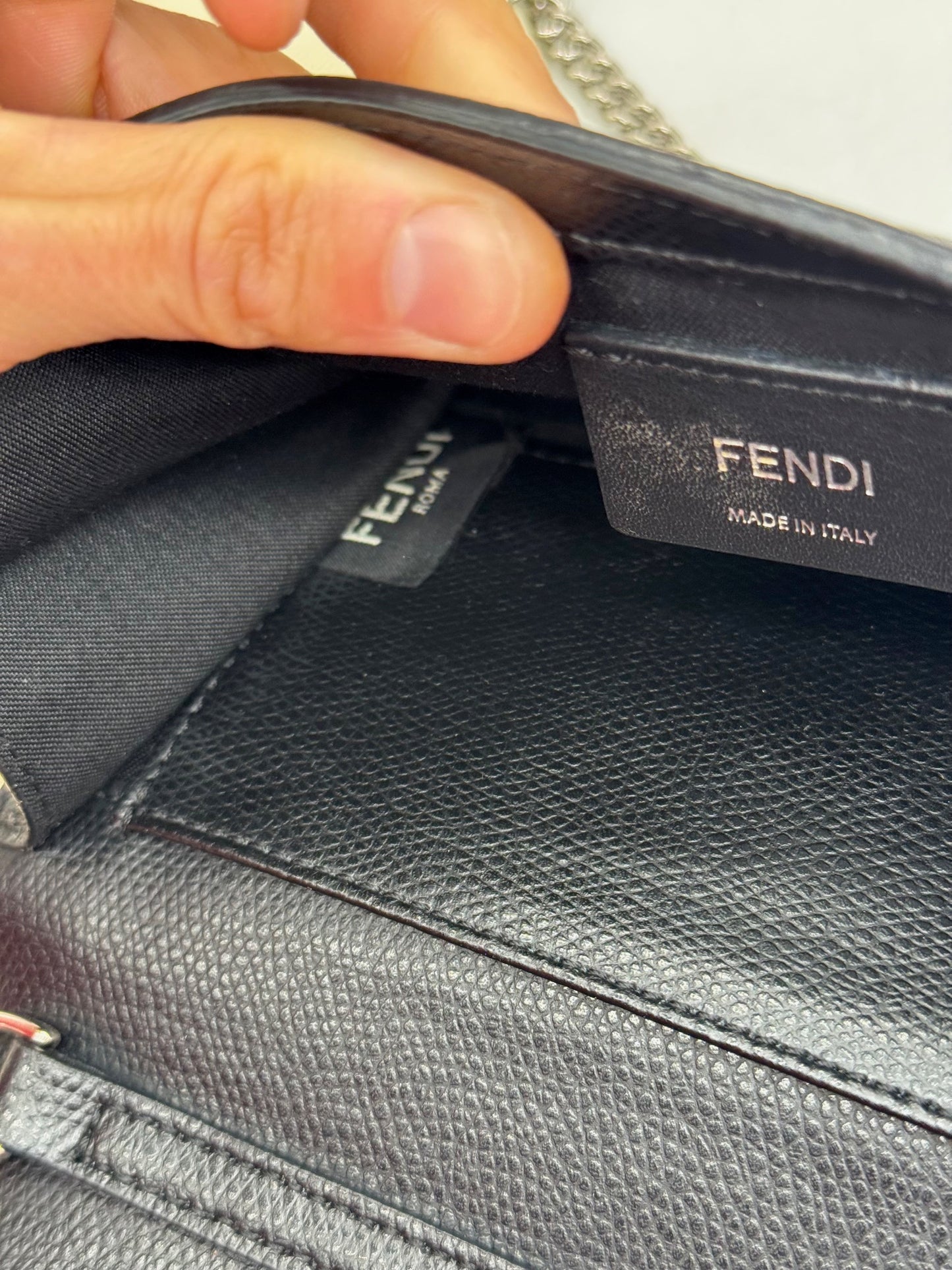 Fendi Kan Logo F pochette nera in pelle vintage autentica