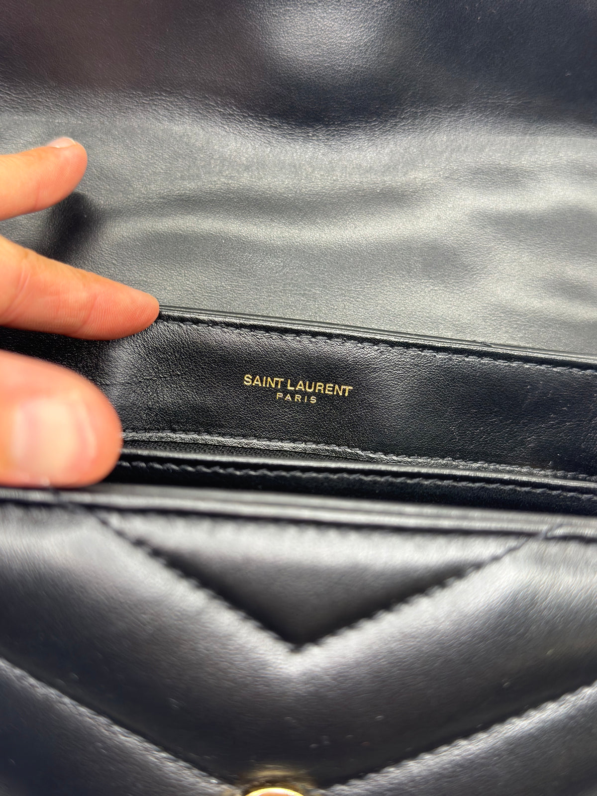 Saint Laurent Loulou Toy Nera in Pelle