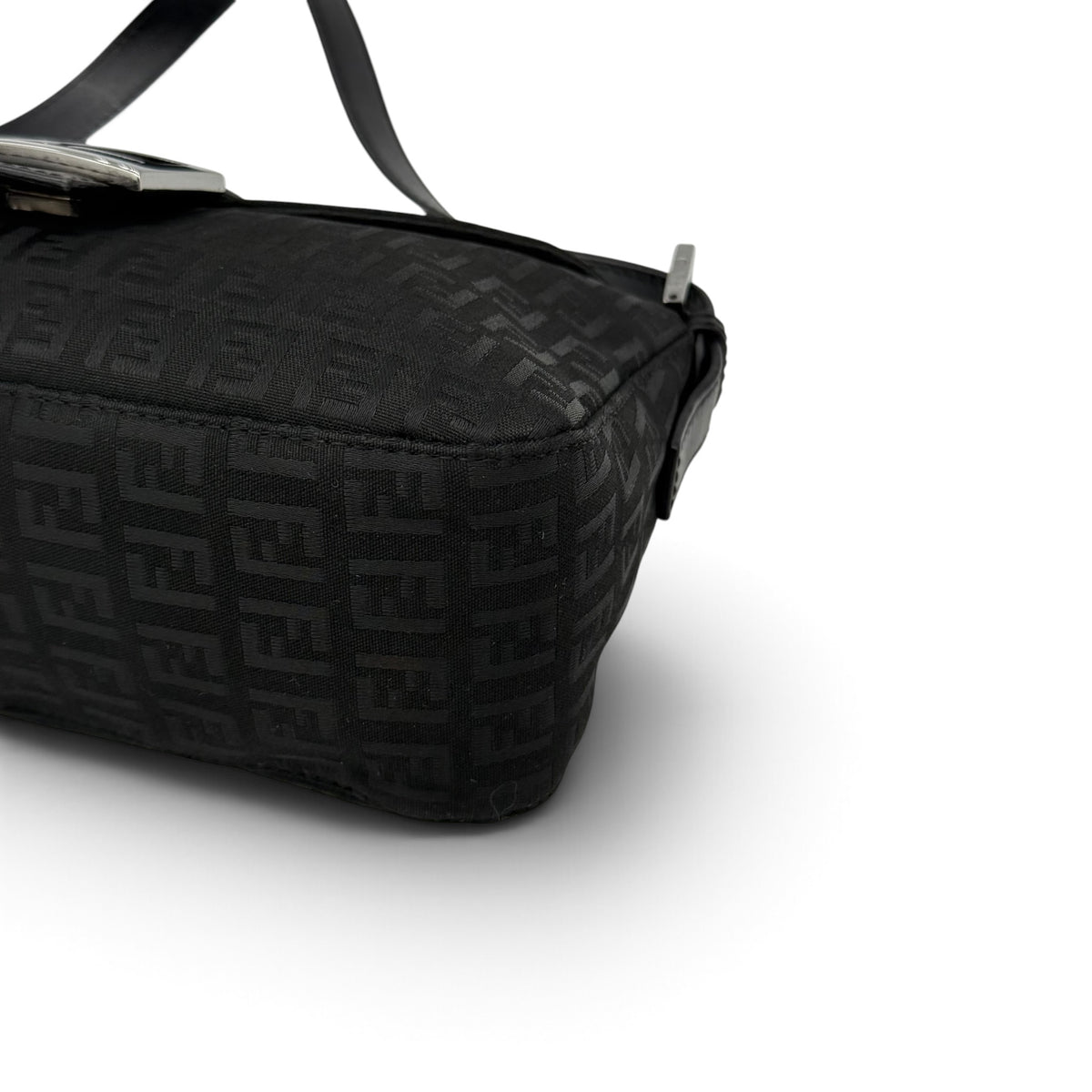 Fendi Baguette Monogram Nera con Logo FF