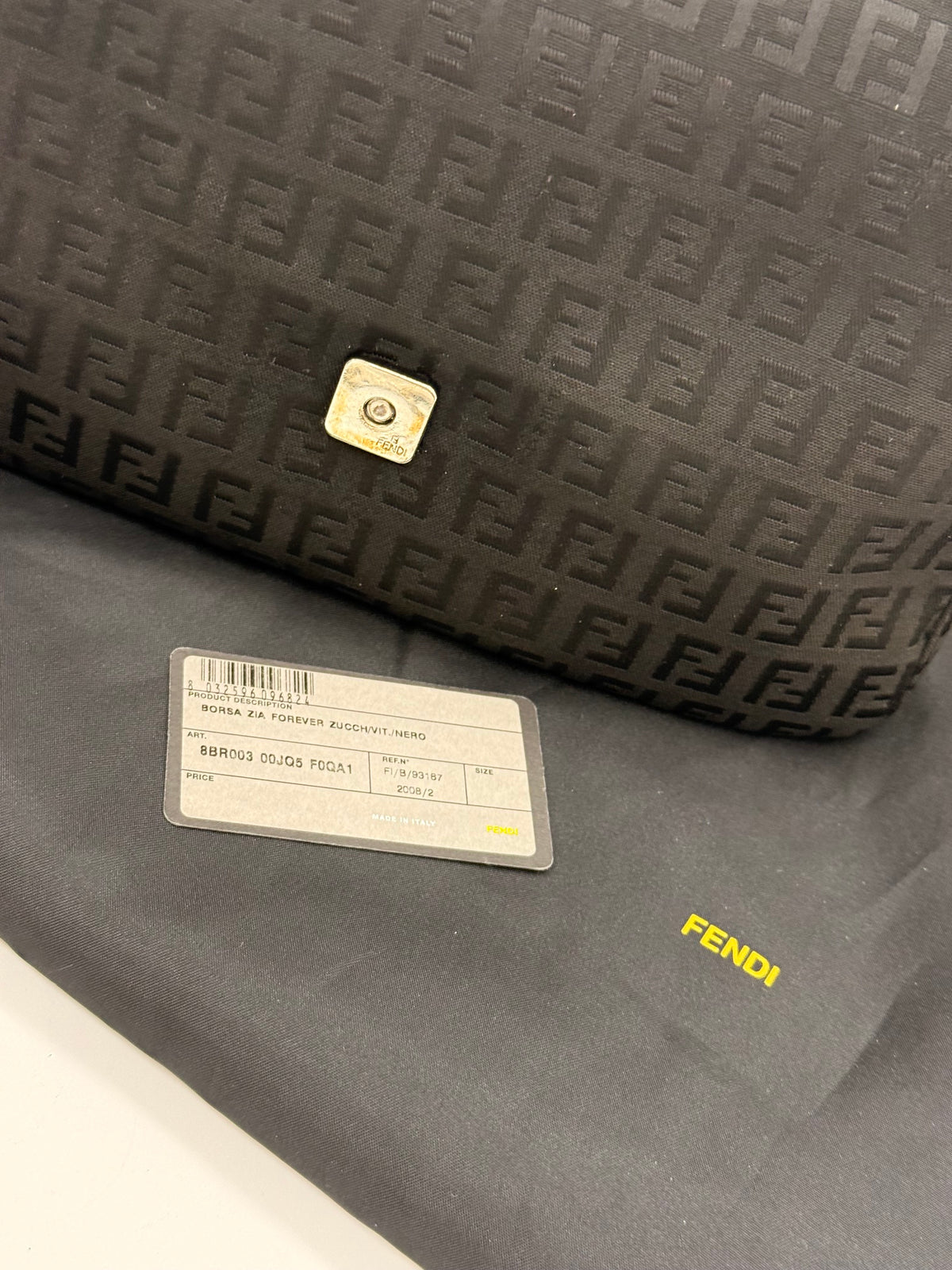 Fendi Baguette Monogram Nera con Logo FF