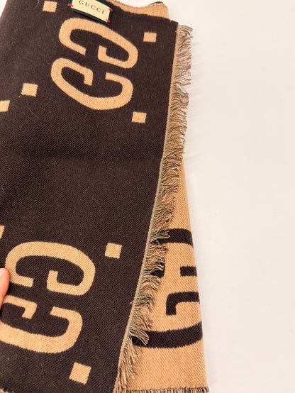 Gucci Sciarpa GG Jacquard in Lana e Seta Marrone Beige