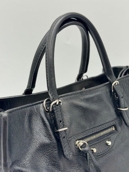 Borsa a mano Borse Vintage Balenciaga in pelle martellata nera con borchie metalliche e doppi manici