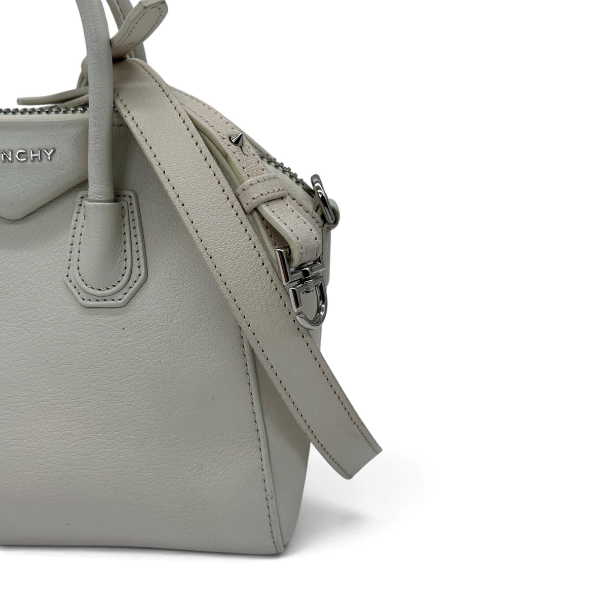 Borsa a mano Borse Vintage Givenchy in pelle martellata avorio con tracolla rimovibile e logo metallico