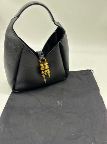 Borsa a spalla Borse Vintage Givenchy Mara in pelle nera granulata con lucchetto dorato e inserto effetto coccodrillo