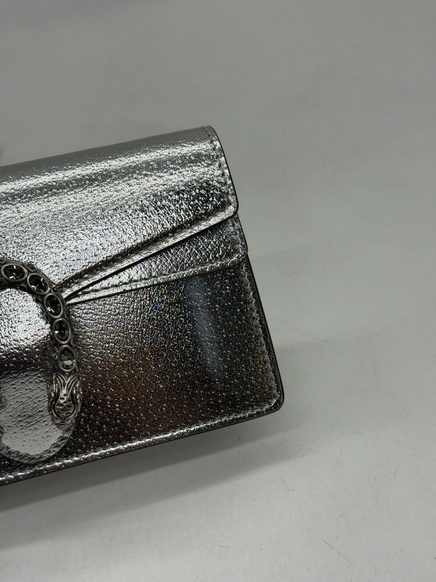 Borsa a tracolla Borse Vintage Gucci Dionysus Mini in pelle metallizzata argento con chiusura a testa di tigre