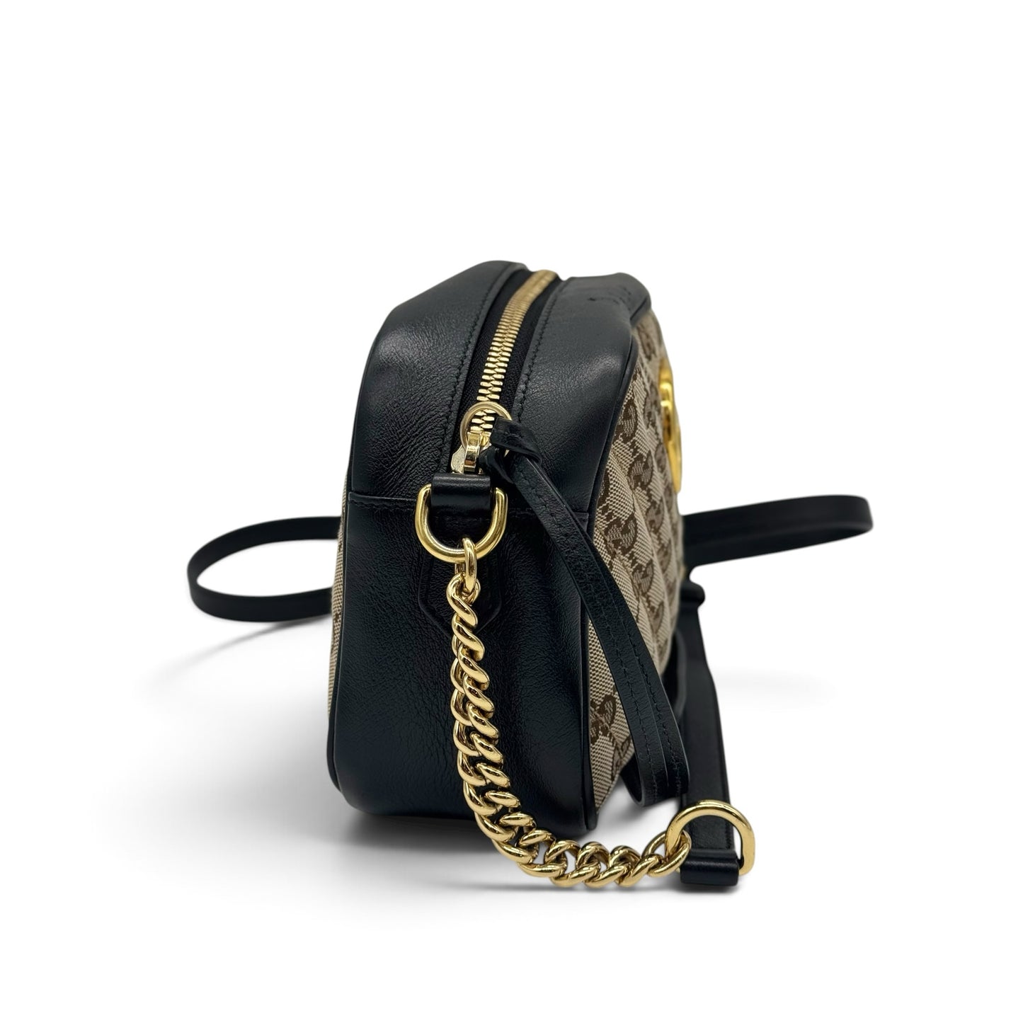 Borsa a tracolla Borse Vintage Gucci Marmont in tela GG Supreme e pelle nera con catena dorata, vista laterale.