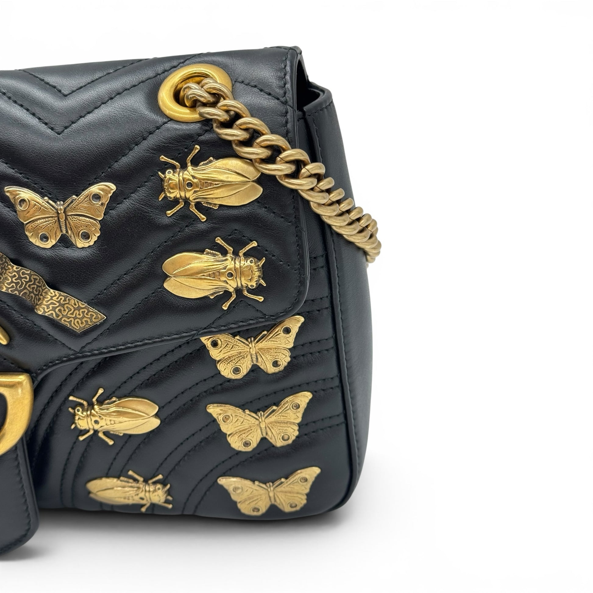 Borsa a tracolla Borse Vintage Gucci Marmont in pelle nera matelassé con applicazioni dorate a forma di api e farfalle