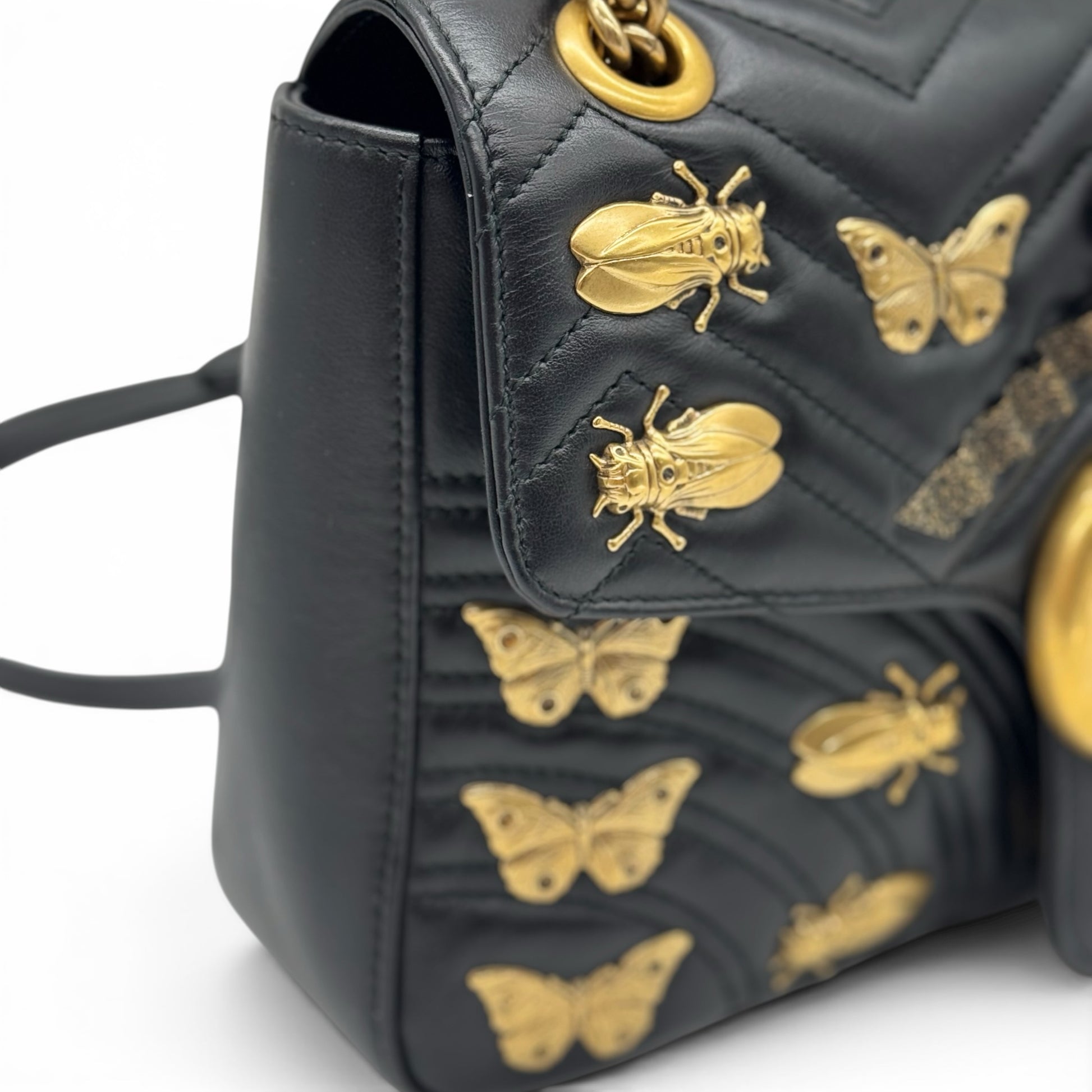 Borsa Borse Vintage Gucci Marmont in pelle nera matelassé con applicazioni dorate a forma di api e farfalle
