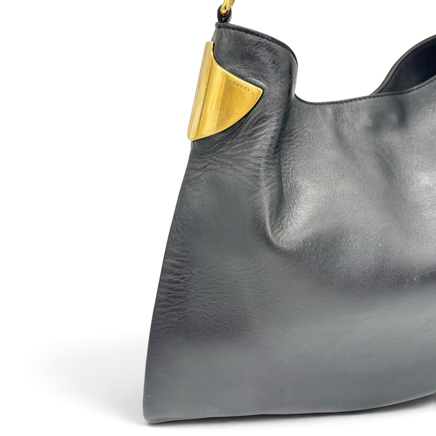 Borsa a spalla Borse Vintage Gucci in pelle nera con dettaglio angolare in metallo dorato inciso