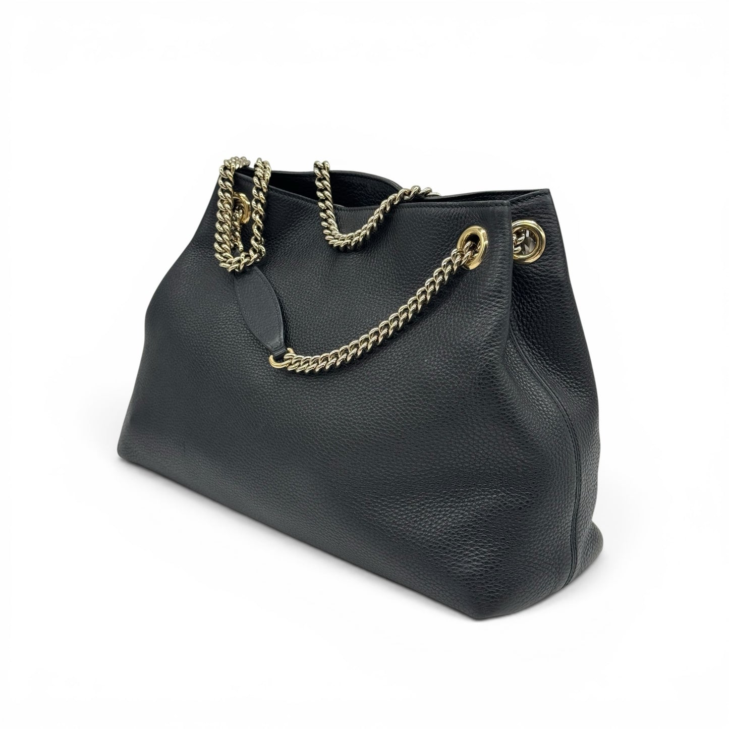 Borsa a spalla Borse Vintage Gucci in pelle nera martellata con tracolla a catena dorata e nappa decorativa.