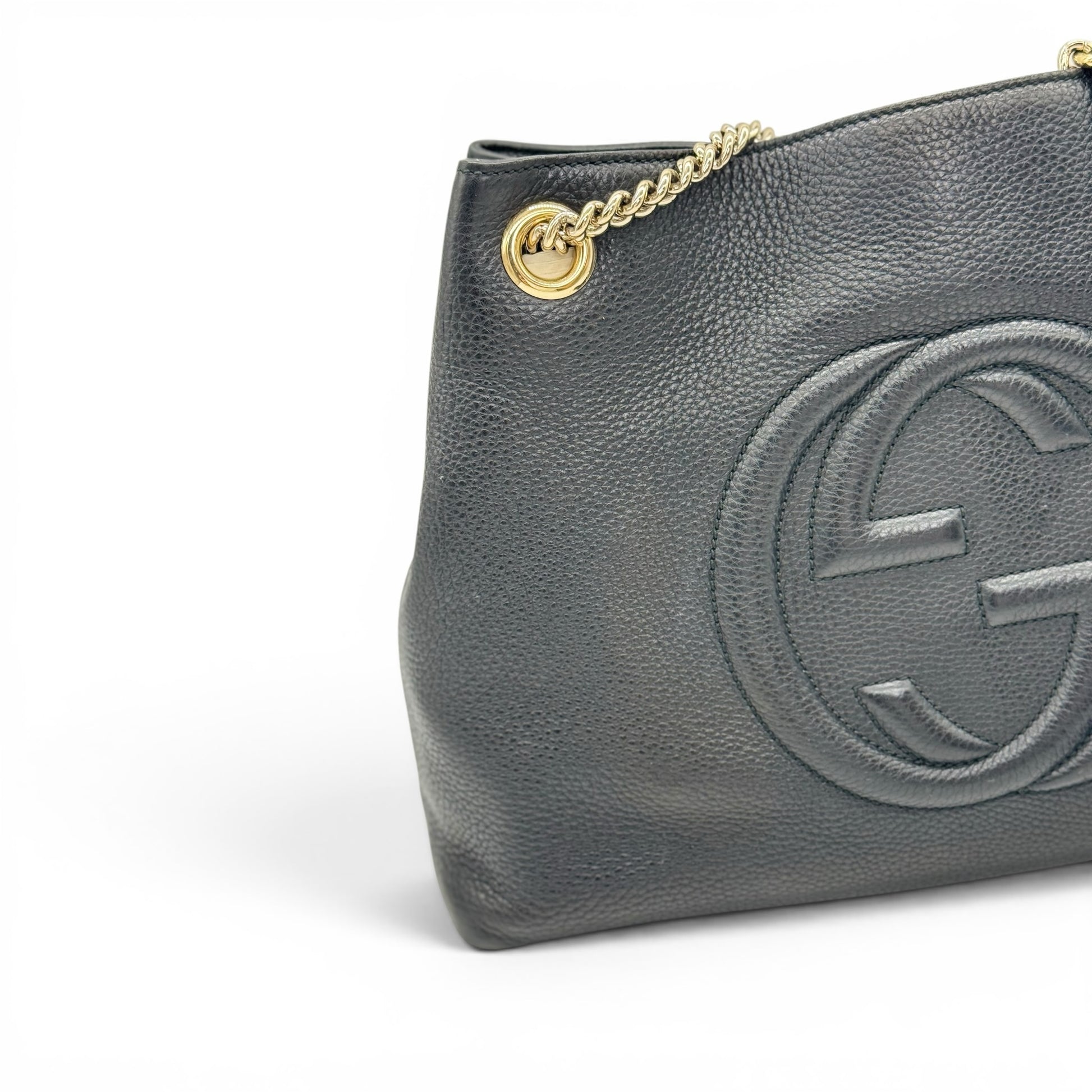 Borsa a spalla Borse Vintage Gucci in pelle nera martellata con logo impresso e tracolla a catena color oro