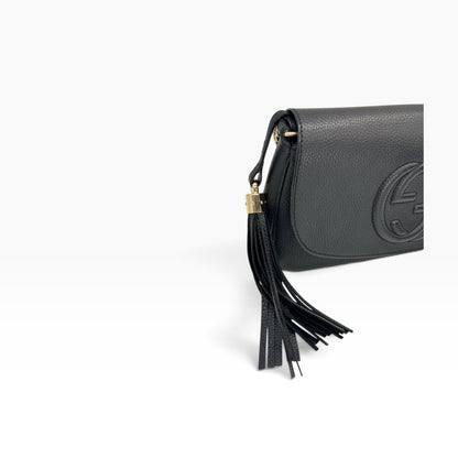 Borsa a tracolla Borse Vintage Gucci Soho in pelle martellata nera con logo in rilievo e nappa decorativa laterale