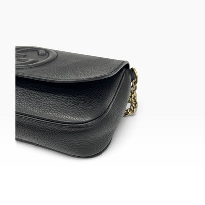 Borsa a tracolla Borse Vintage Gucci Soho in pelle martellata nera con logo in rilievo e tracolla a catena dorata