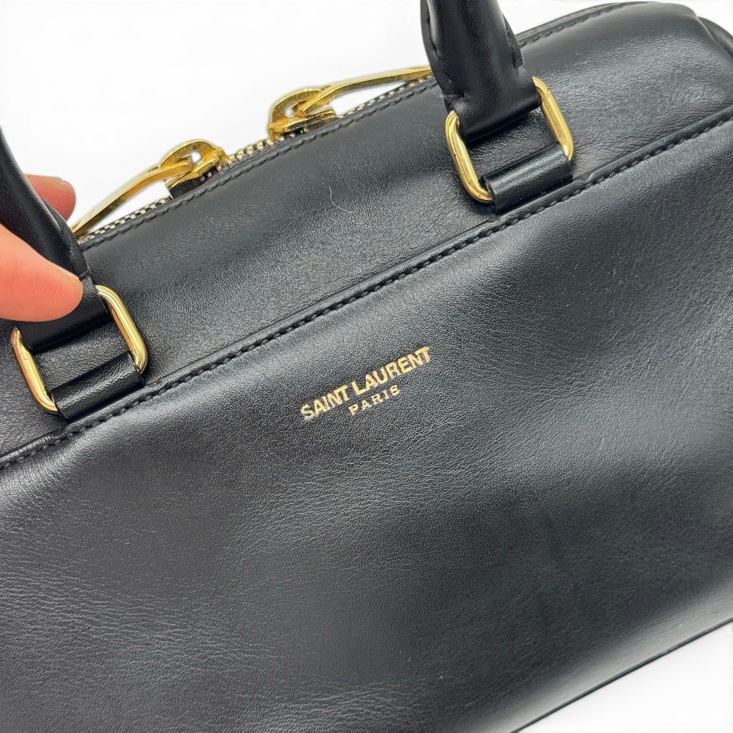 Borsa a mano Borse Vintage Saint Laurent in pelle nera con logo dorato e dettagli in metallo oro