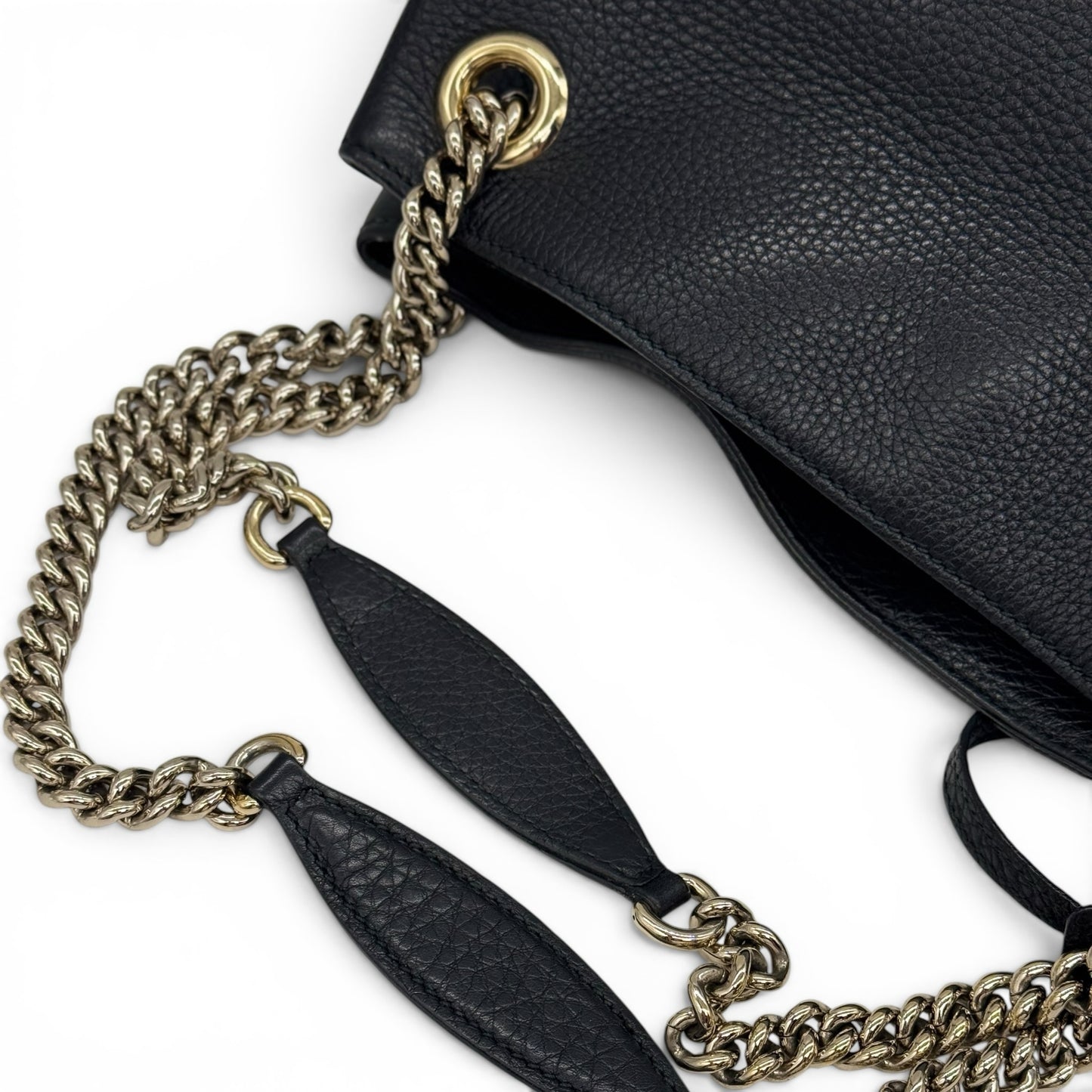 Borsa a spalla Borse Vintage in pelle nera martellata con tracolla a catena dorata e inserti in pelle