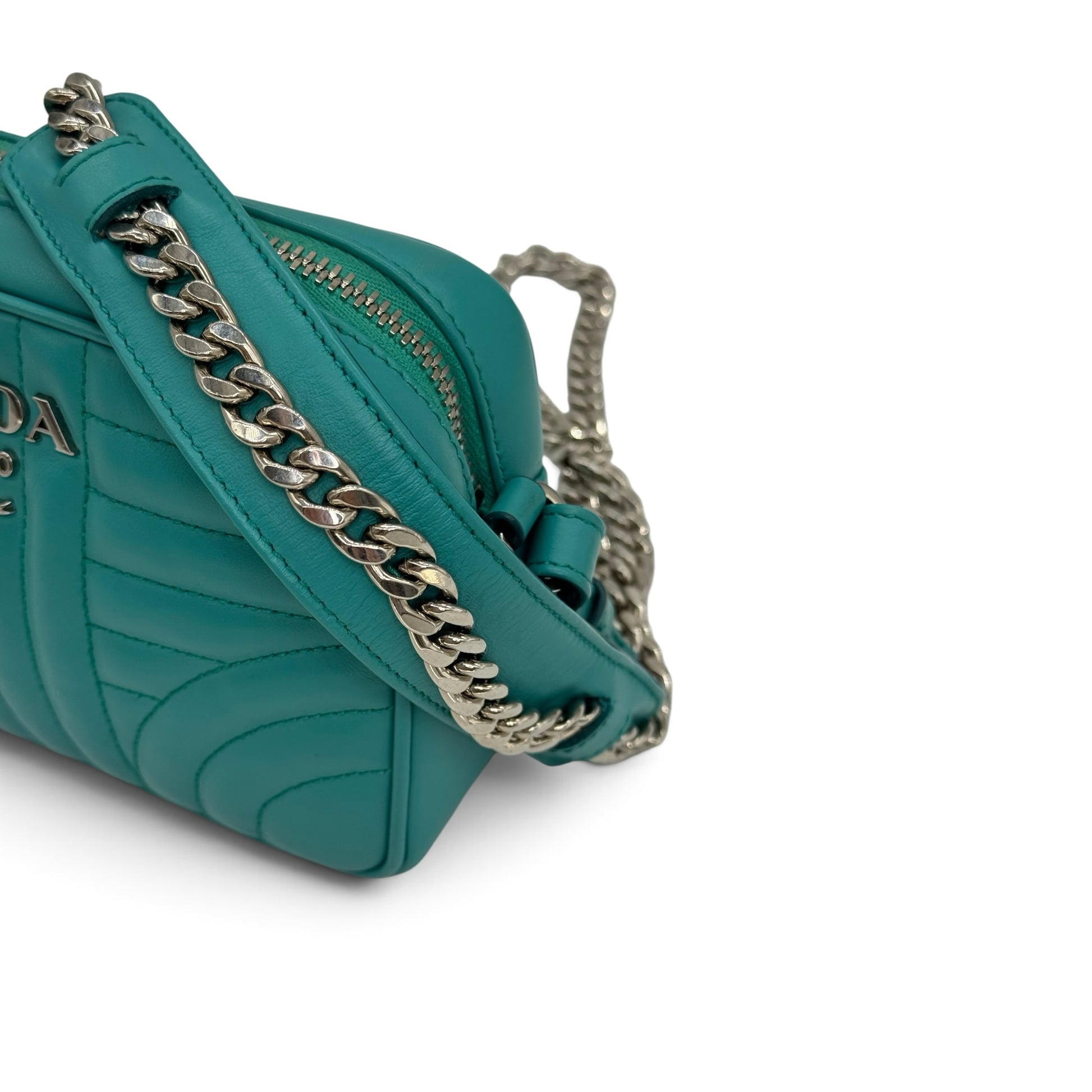 Borsa a tracolla Borse Vintage Prada in pelle trapuntata verde smeraldo con catena metallica e logo frontale