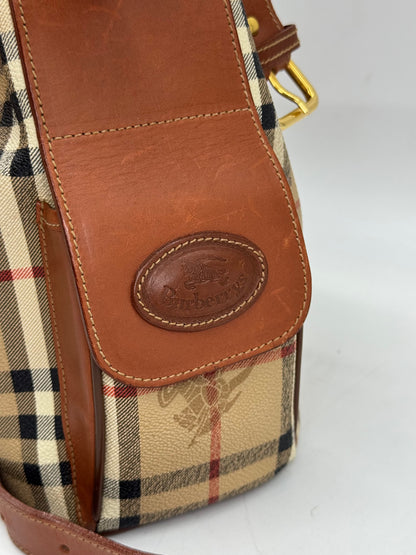 Borsa a secchiello Borse Vintage Burberrys in tessuto check beige con dettagli in pelle marrone e logo impresso