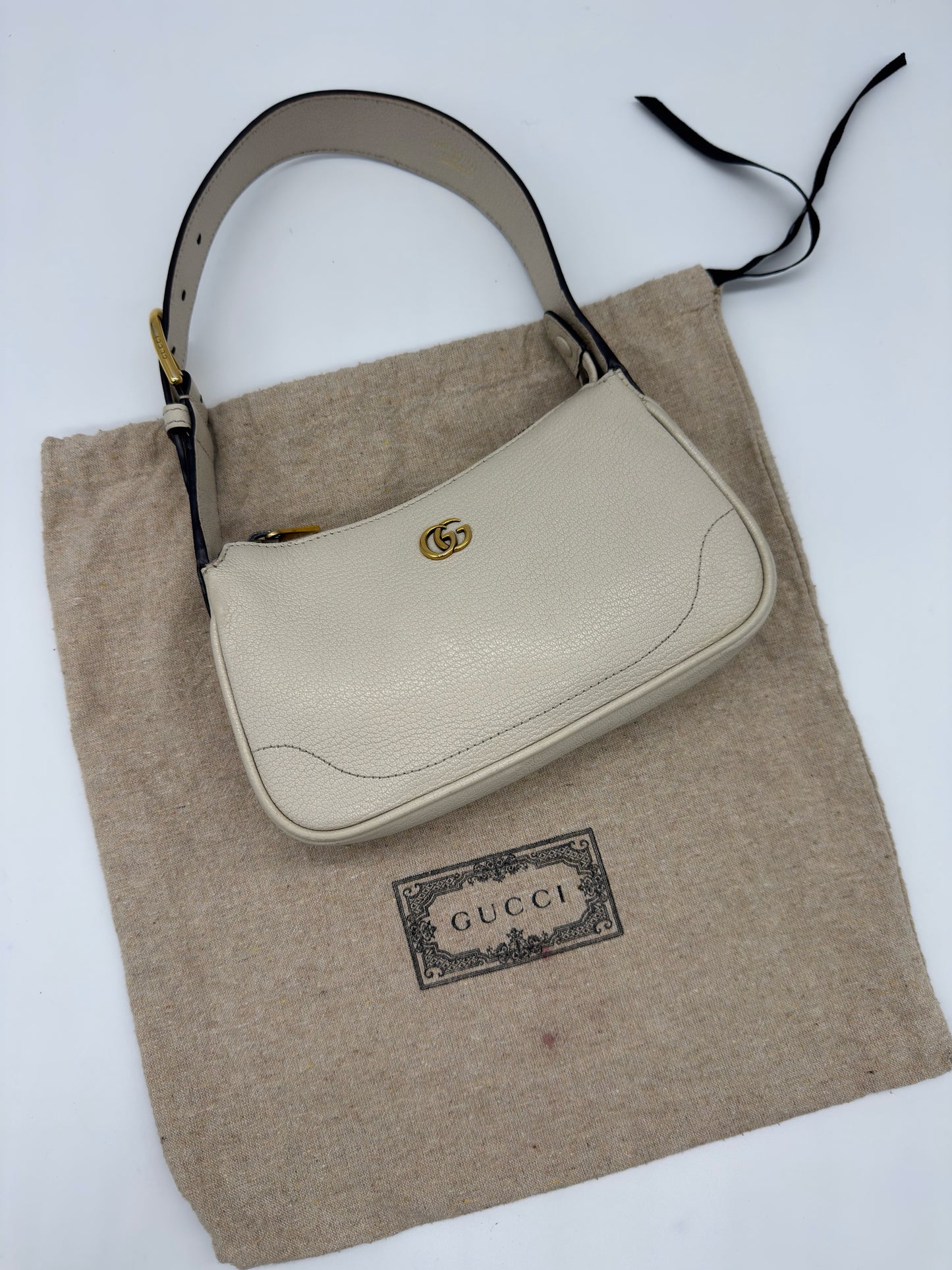 Borsa a spalla Borse Vintage Gucci Ophidia in pelle martellata avorio con logo GG dorato e tracolla regolabile