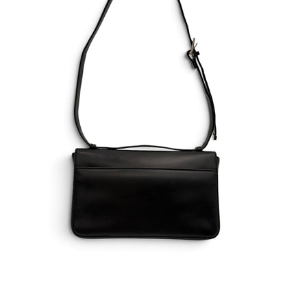 Borsa a spalla Borse Vintage Gucci in pelle nera liscia con tracolla regolabile e design minimalista
