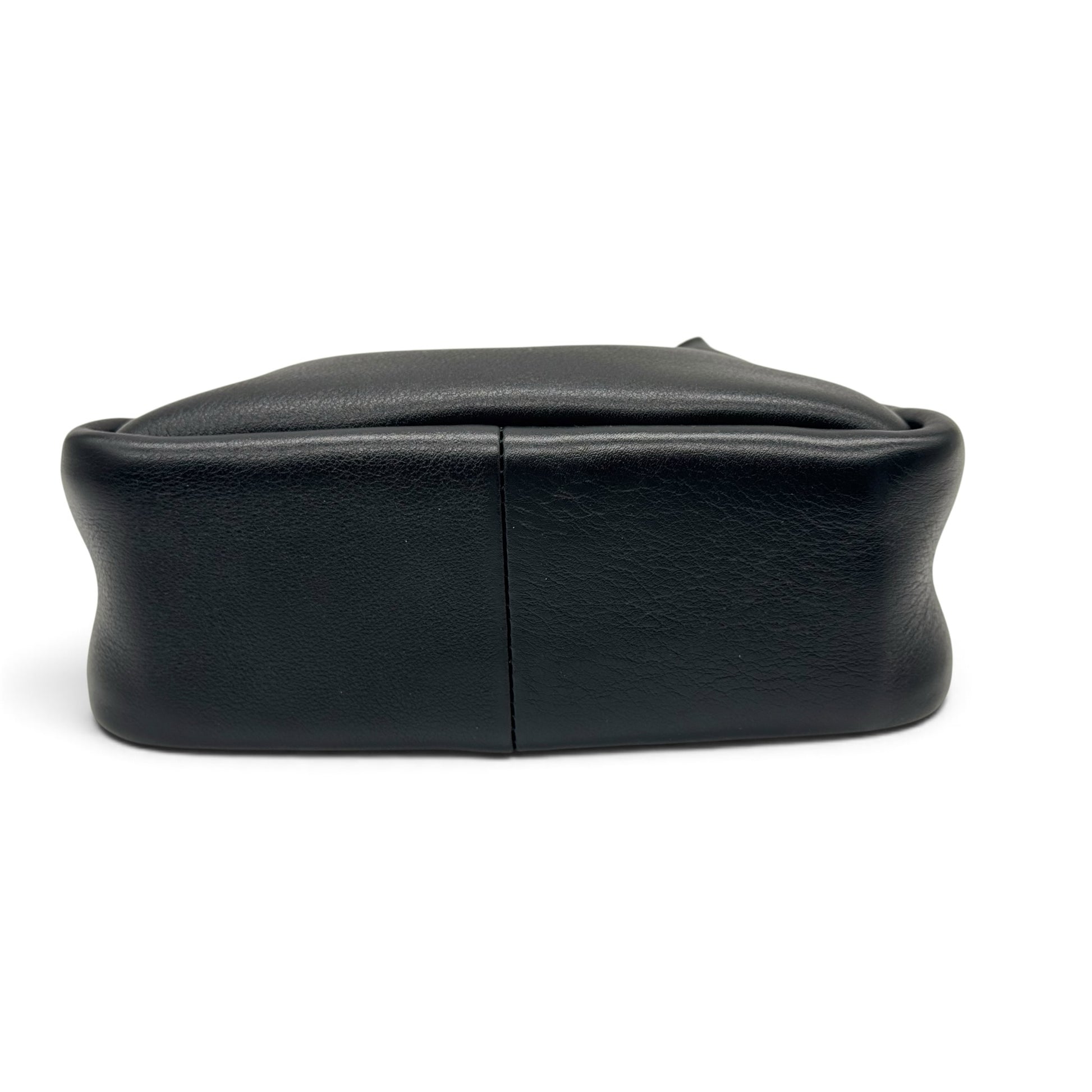 Base della borsa a spalla Borse Vintage Givenchy Mara in pelle nera granulata con struttura rigida