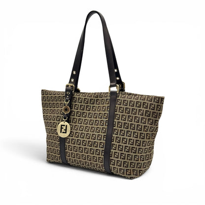 Borsa tote Borse Vintage Fendi in tessuto tecnico con motivo Zucca, dettagli in pelle marrone e ciondolo logo dorato