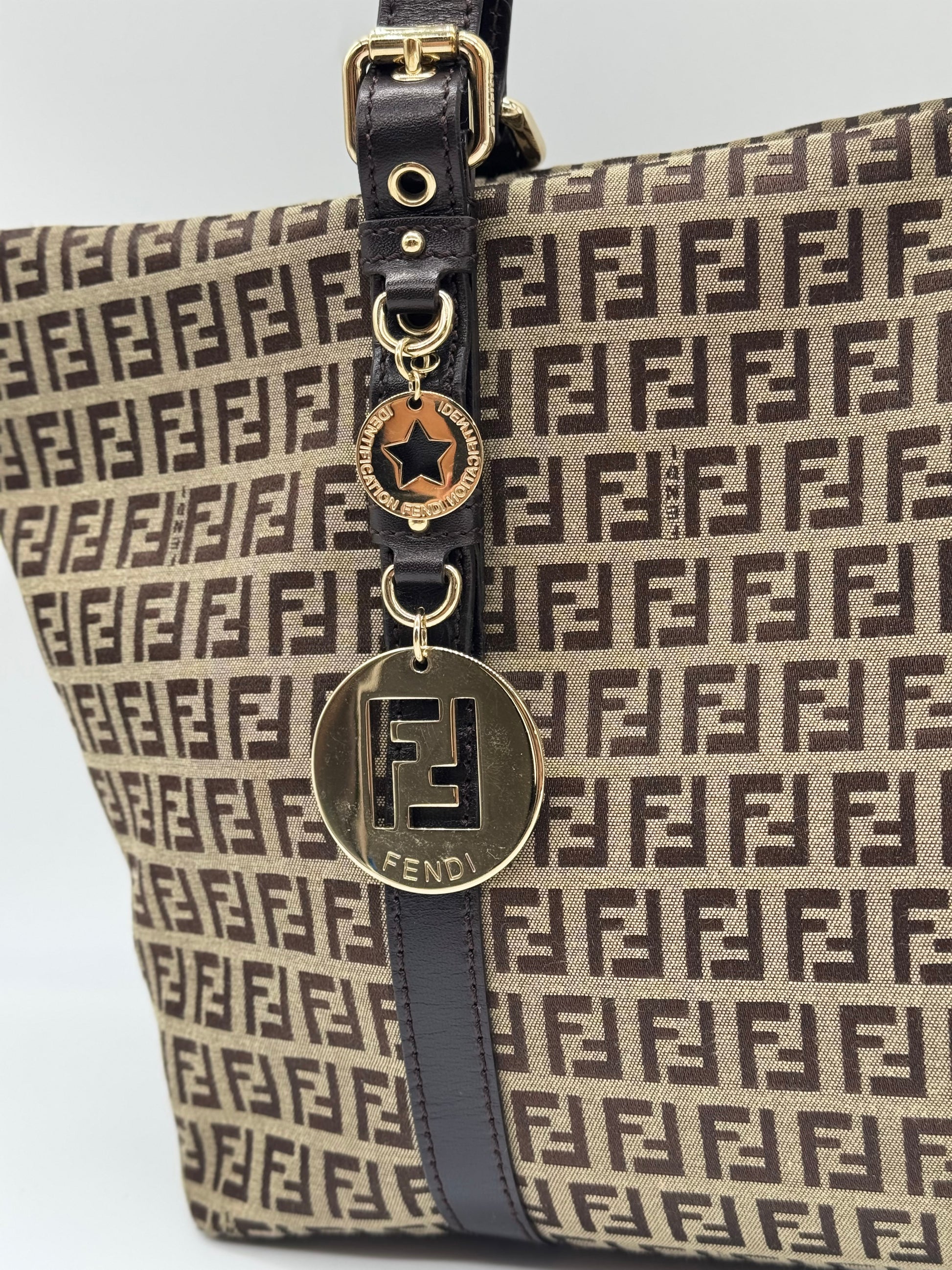 Borsa tote Borse Vintage Fendi in tessuto tecnico con motivo Zucca marrone, dettagli in pelle e ciondolo logo dorato