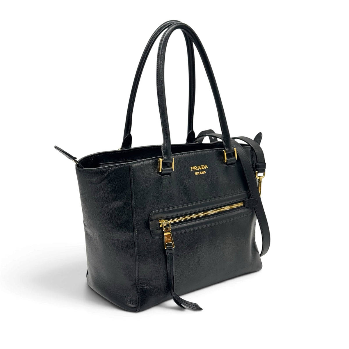 Borsa tote Borse Vintage Prada in pelle nera martellata con dettagli in metallo dorato e tasca frontale con zip.