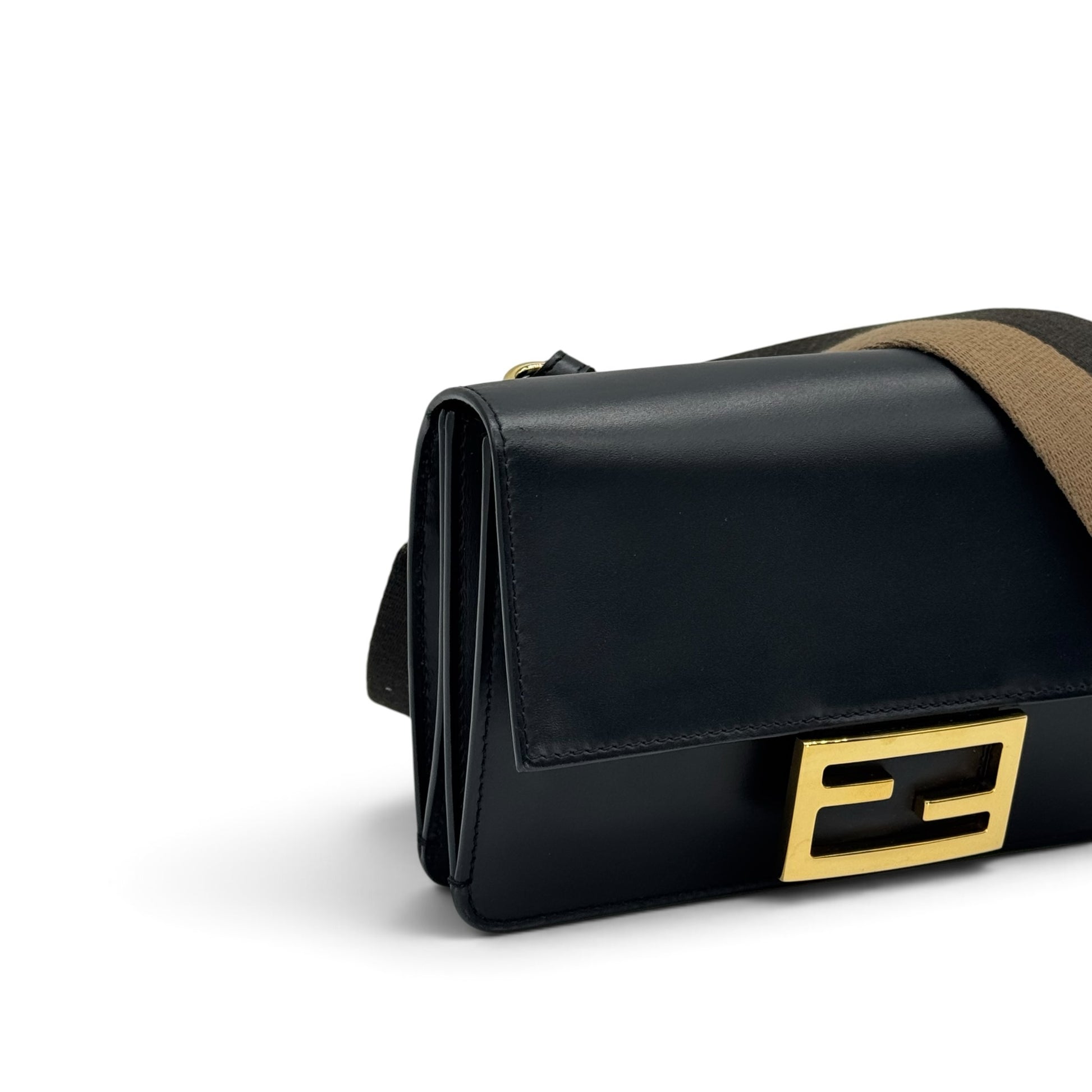 Borsa a tracolla Borse Vintage Fendi in pelle nera con logo FF dorato e tracolla in tessuto a contrasto