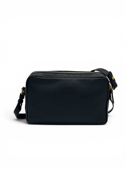 Borsa a tracolla Borse Vintage Prada in pelle nera martellata con dettagli in metallo dorato e chiusura a zip