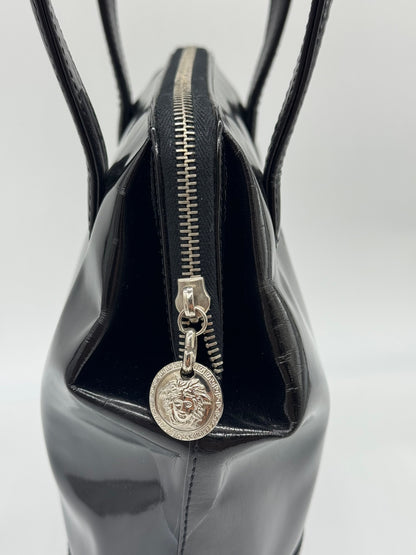 Borsa a mano Borse Vintage Gianni Versace in pelle verniciata nera con ciondolo metallico Medusa sulla zip
