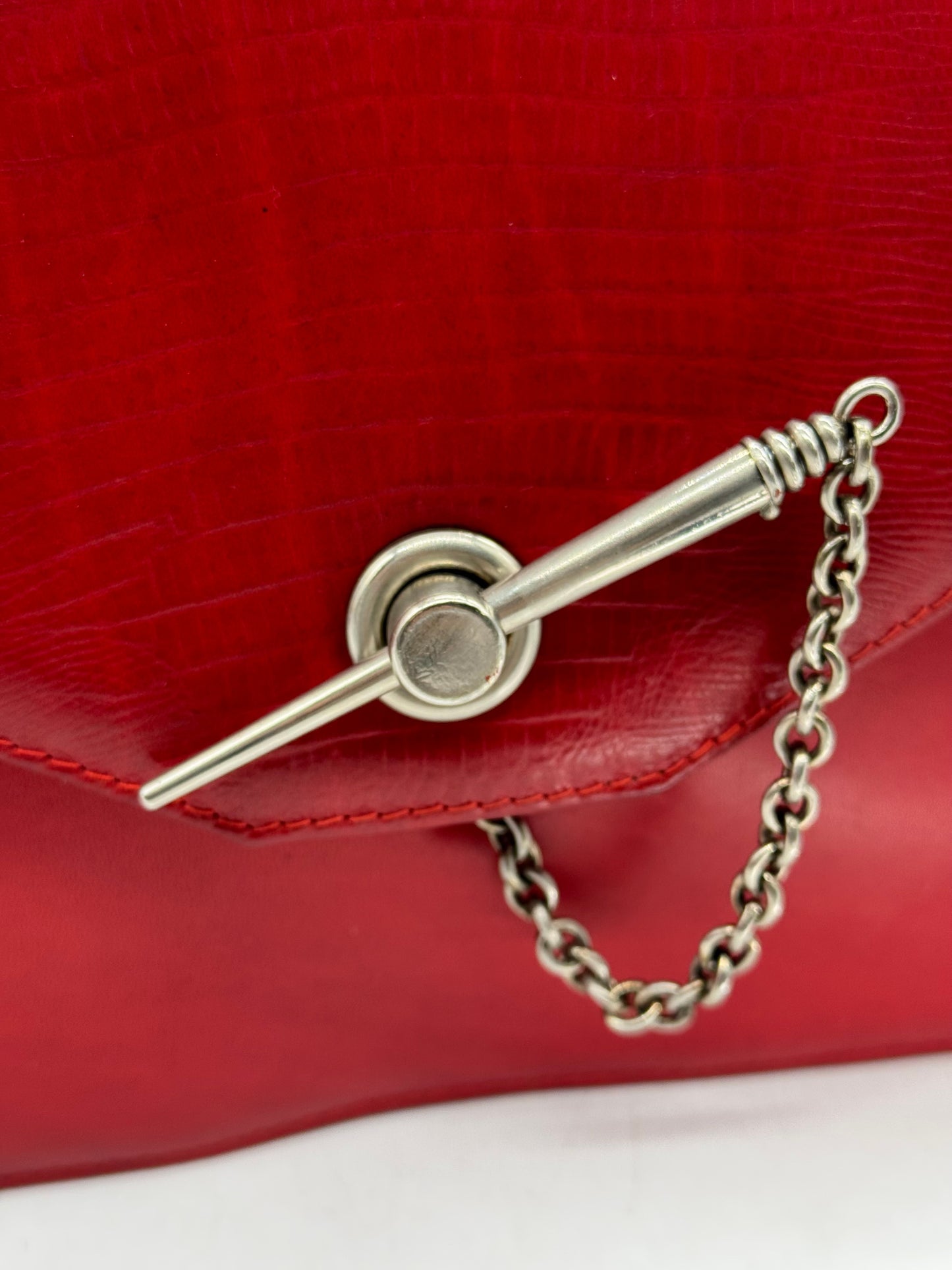 Borsa a tracolla Borse Vintage Gianni Versace in pelle rossa effetto lucertola con chiusura a perno e catenella argento
