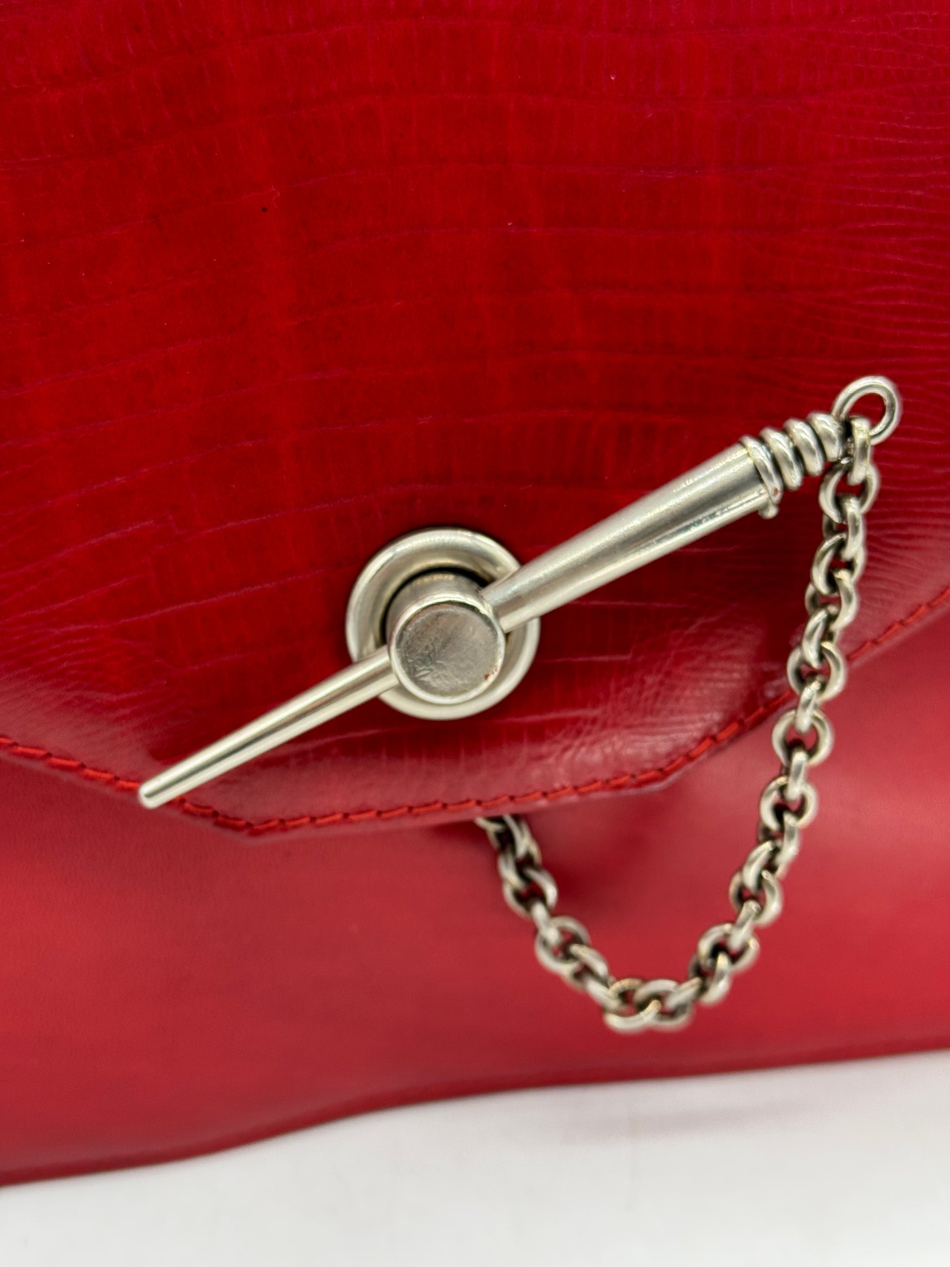 Borsa a tracolla Borse Vintage Gianni Versace in pelle rossa effetto lucertola con chiusura a perno e catenella argento