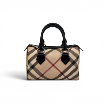 Borsa a mano Burberry Borse Vintage modello bowling con iconico motivo check beige e dettagli in vernice nera lucida.