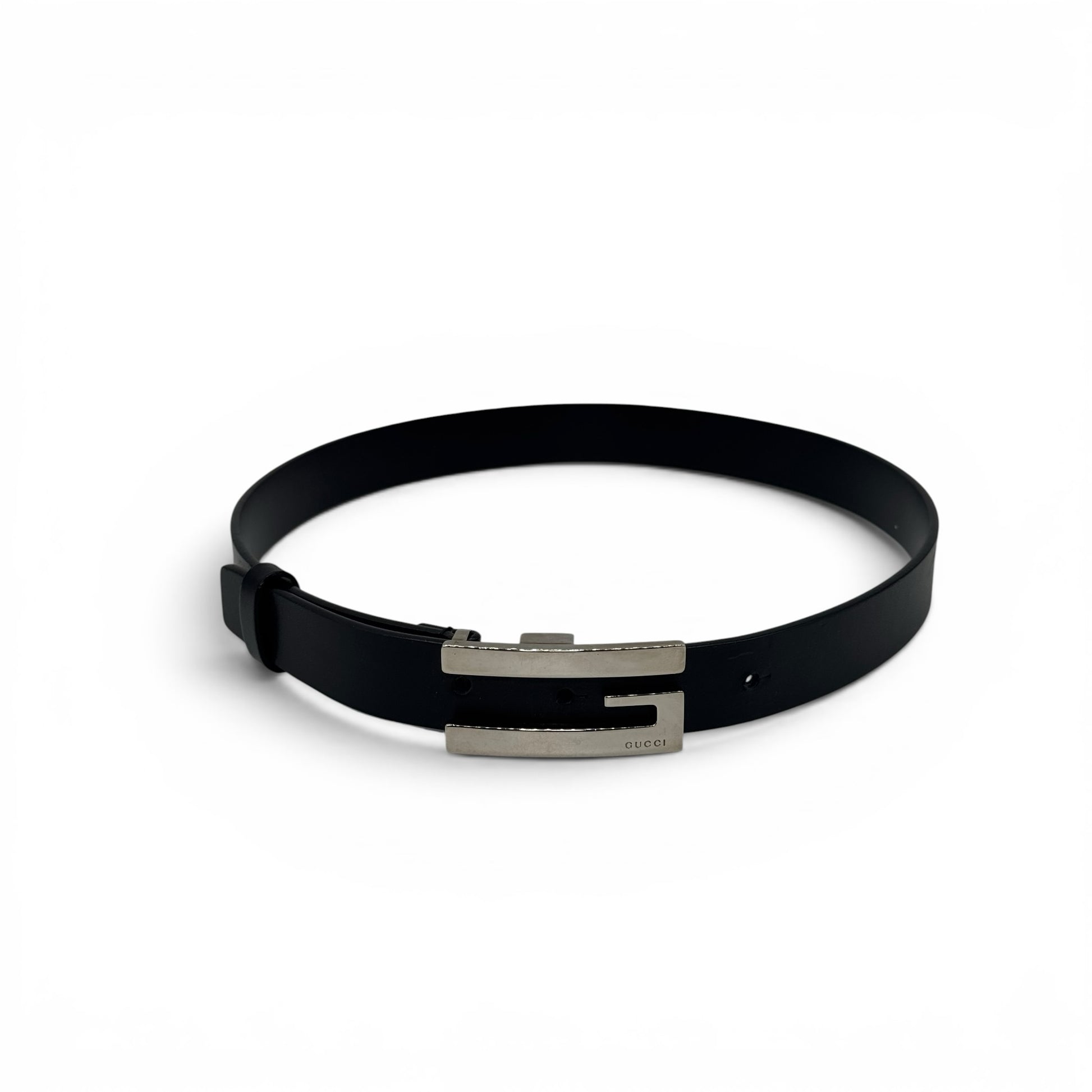 Cintura Borse Vintage Gucci in pelle nera con fibbia geometrica in metallo argentato e logo inciso