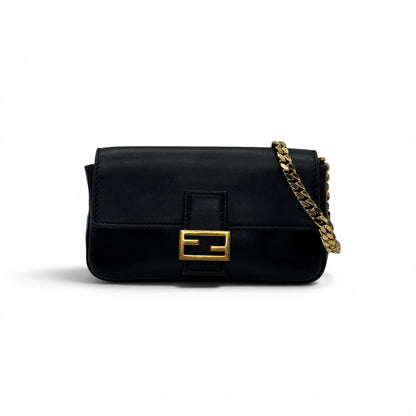 Borsa a spalla Borse Vintage Fendi Baguette in pelle nera con iconica chiusura FF e tracolla a catena dorata