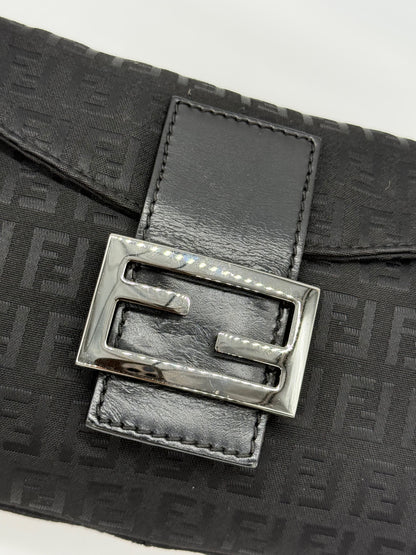 Borsa a spalla Borse Vintage FENDI Baguette nera in tessuto tecnico monogrammato con fibbia metallica logata